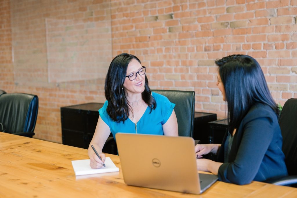 Modern Leadership and the art of communication by Amy Hirschi on Unsplash
